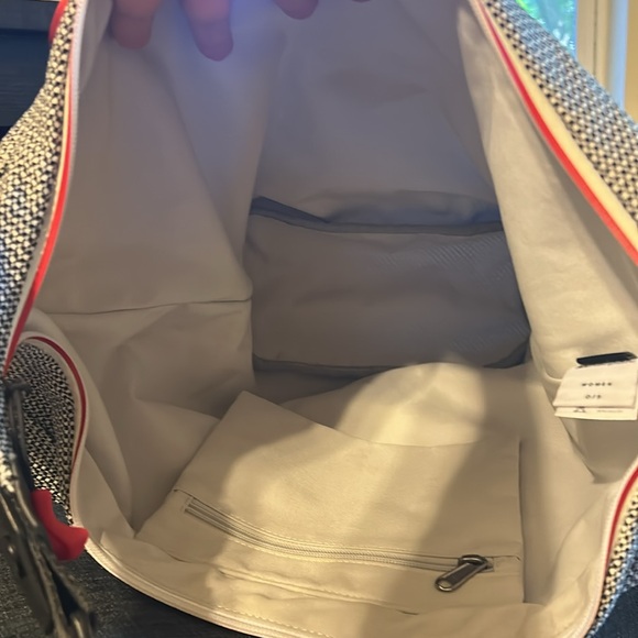 Sherpani XLarge Crossbody, EUC - Picture 6 of 8